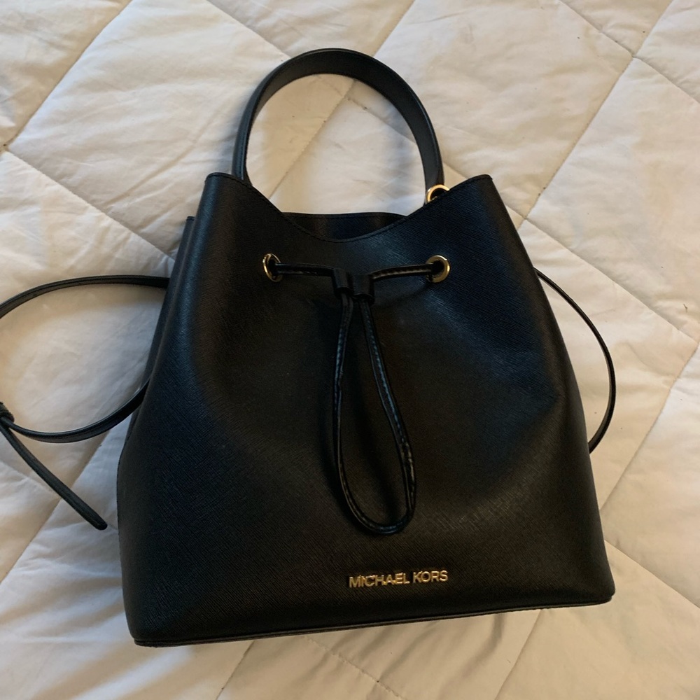 Mk bucket bag